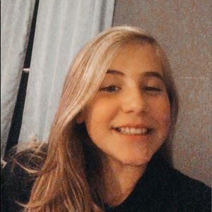 Meet your Posher, Caitlin